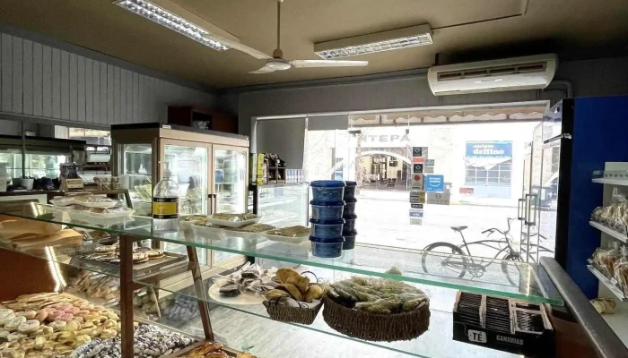 Panaderia Y Confiteria Ricolonia -  Vitrina - Juan L. Lacaze