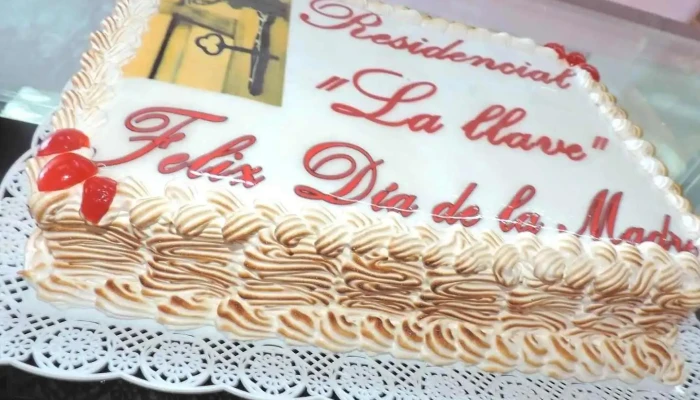 Panaderia Y Confiteria Zurich Pastel De Cumpleanos - Ciudad de la Costa