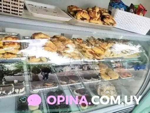 Panaderia Y Rosticeria Rotirex Pastel - Las Piedras