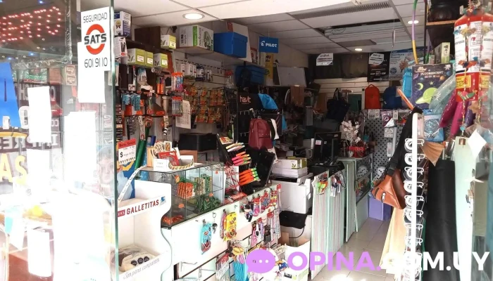 Papeleria Shangrila Interior - Ciudad de la Costa