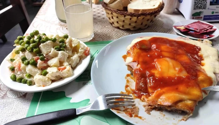 Parador El Caiman Comida Reconfortante - Libertad