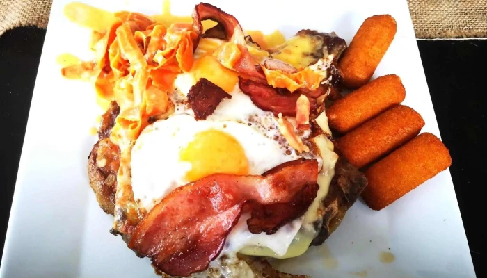 Parador El Parque -  Comidas Y Bebidas - Cardona