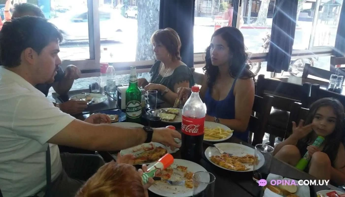 Parador Oasis -  Comida Y Bebida - Montevideo