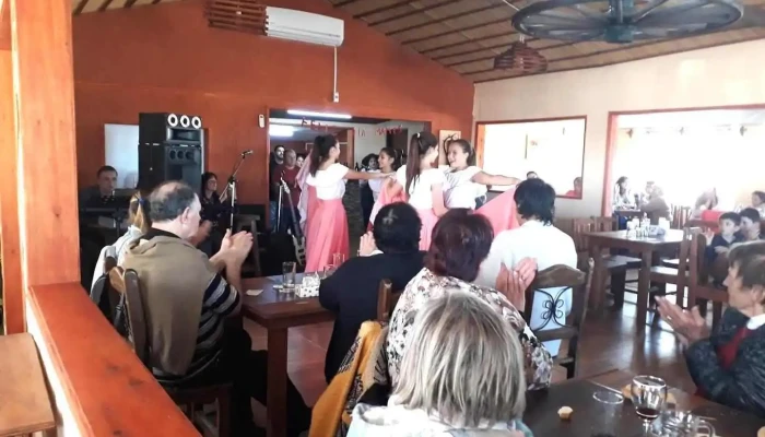 Parrillada La Curva -  Ambiente - Tropezon