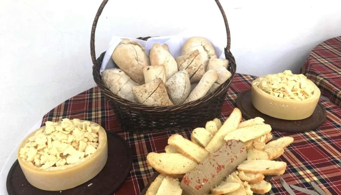 Parrillada La Rueda -  Comidas Y Bebidas - Tacuarembó