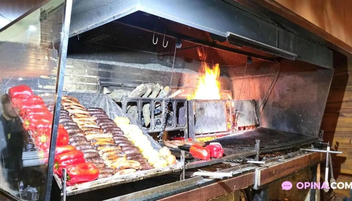 Parrillada Y Pizzeria Entre Amigos -  Ambiente - Chui