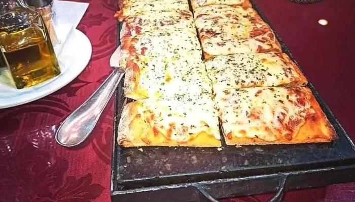 Parrillada Y Pizzeria Entre Amigos -  Pan Plano - Chui