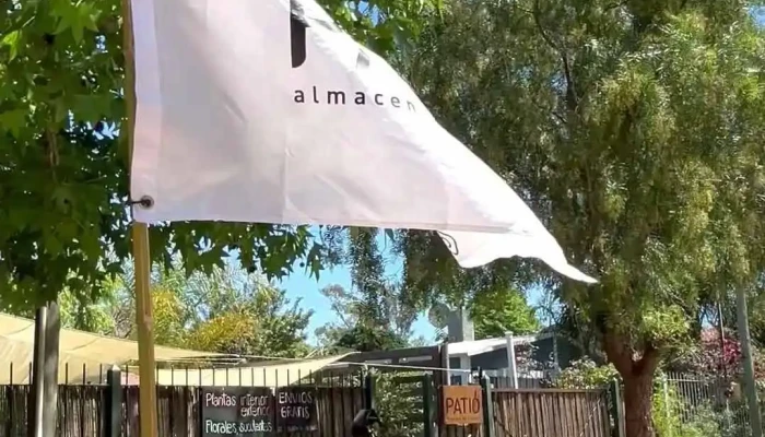 Patio Almacen De Plantas Del Propietario - Las Toscas