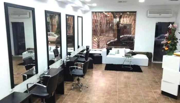 Peluqueria L'essence - 11300 Montevideo