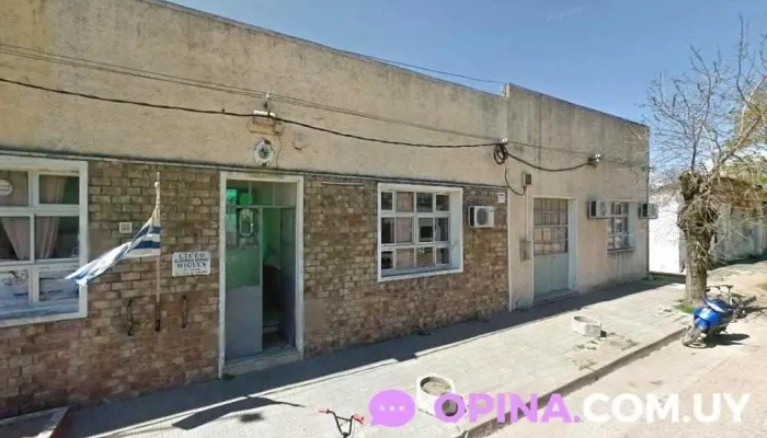 Peluquería unisex Lialu - 91700 Migues