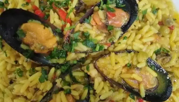 Pericos Comida Y Bebida - Aguas Dulces