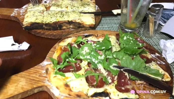 Pizzabores Joaquincito -  Comida Y Bebida - Castillos