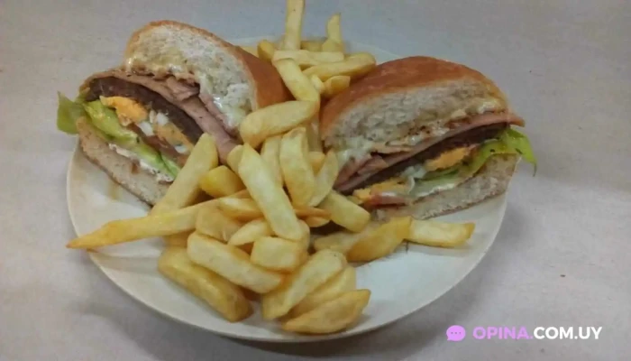 Pizzeria Dos Amigos Papas Fritas - Montevideo