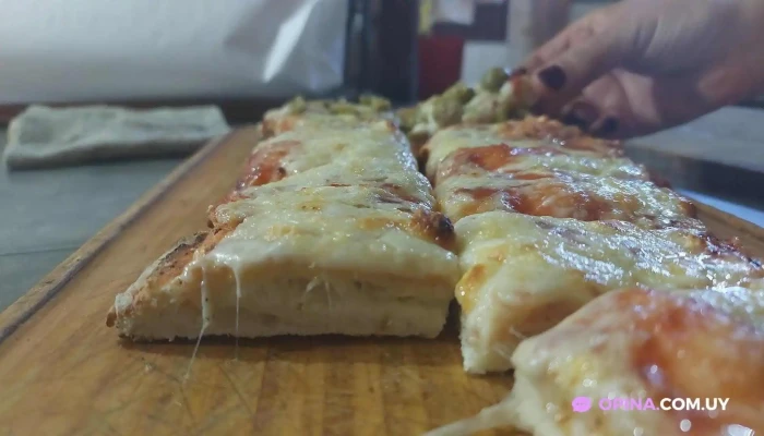 Pizzeria El Hornero -  Pizza - Melo