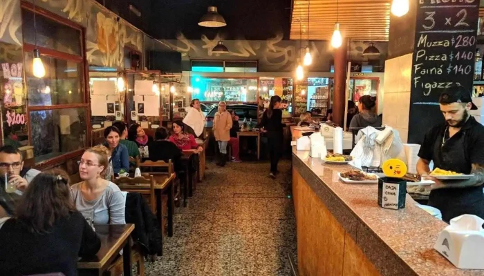 Pizzeria Girasoles Ambiente - Montevideo