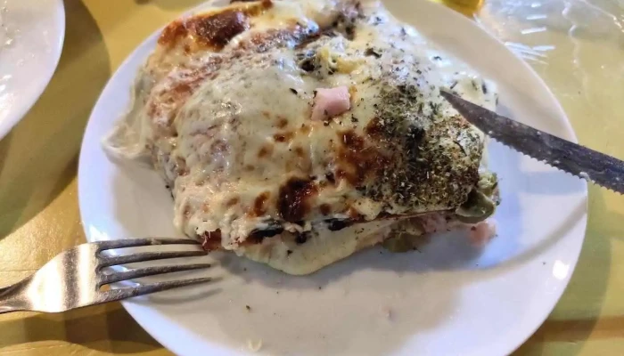 Pizzeria Girasoles Comida Y Bebida - Montevideo