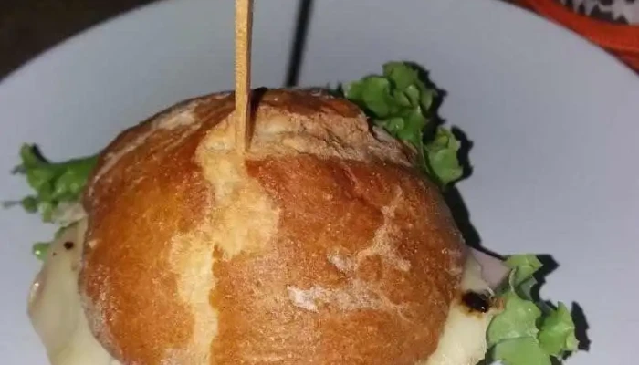 Pizzeria La Bigornia Comida Y Bebida - Libertad