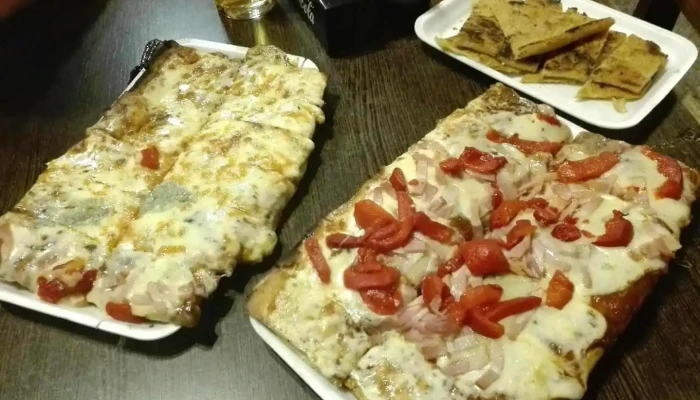 Pizzeria La Cantina Comida Y Bebida - Pan de Azúcar