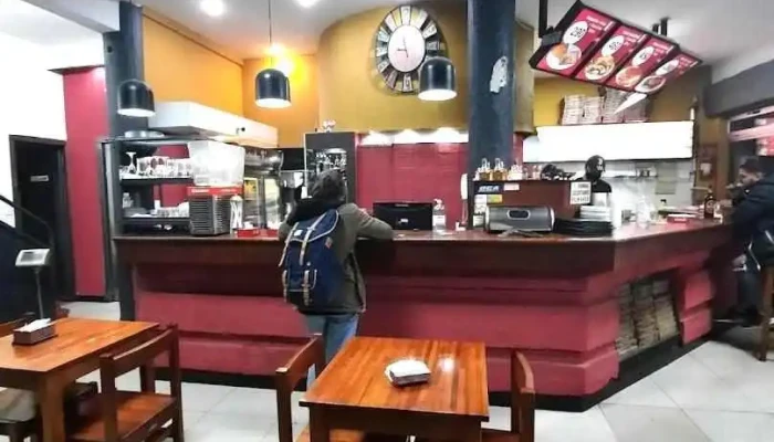 Pizzeria La Isla Ambiente - Montevideo