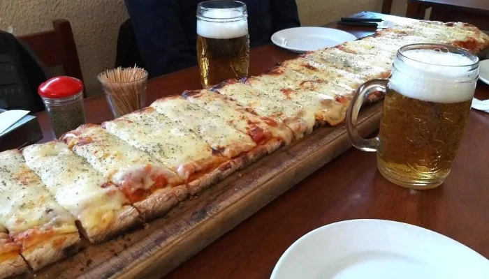 Pizzeria La Isla Comida Y Bebida - Montevideo