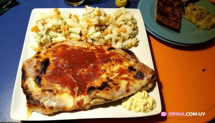 Pizzeria Lo De Luis -  Comida Y Bebida - Sarandí del Yí