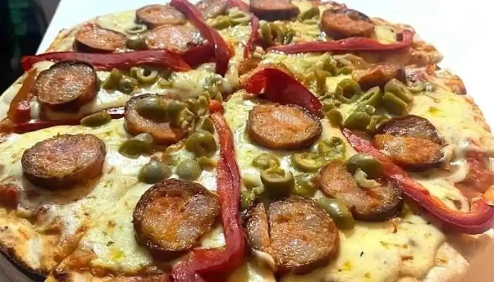 Pizzeria Lo De Metal Comida Y Bebida - Montevideo