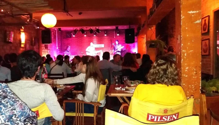 Pizzeria Los Cedros -  Ambiente - Mercedes