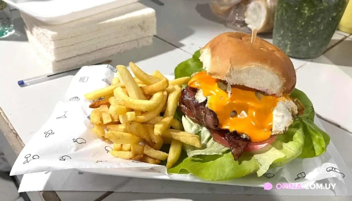 Pizzeria Mi Familia Comida Y Bebida - Solís de Mataojo