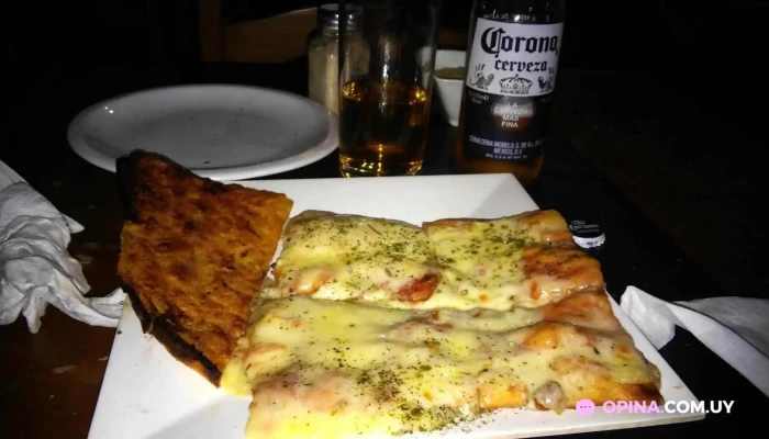 Pizzeria Once10 -  Comida Y Bebida - Montevideo