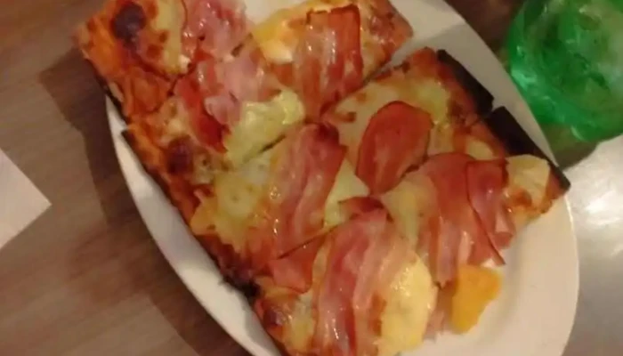 Pizzeria Rustica Comida Y Bebida - Sauce