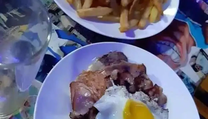 Pizzeria Tribbiani Take Away And Delivery Comida Y Bebida - Montevideo