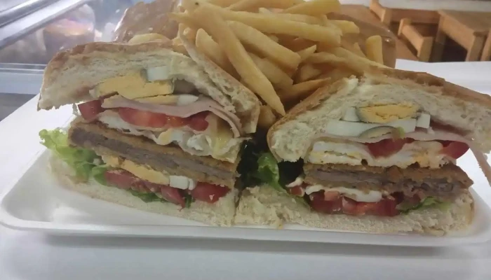 Pizzeria Triple 777 -  Club Sandwich - Toledo
