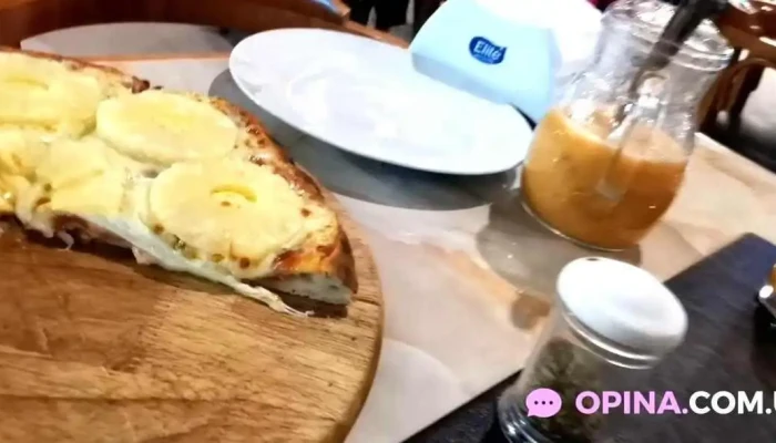 Pizzeria Trouville Dayman -  Videos - Salto