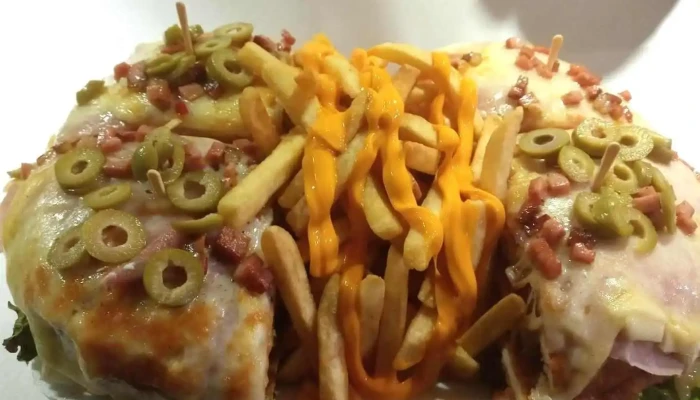 Pizzeria Y Chiveteria Family Food Comida Reconfortante - Maldonado