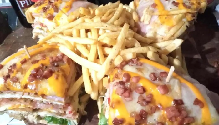 Pizzeria Y Chiveteria Family Food Papas Fritas - Maldonado