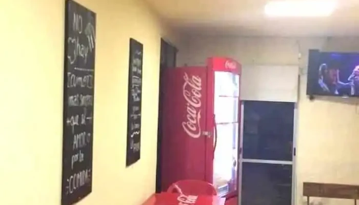 Pizzeria Y Chiviteria La Familiar Mercedes Ambiente - Mercedes