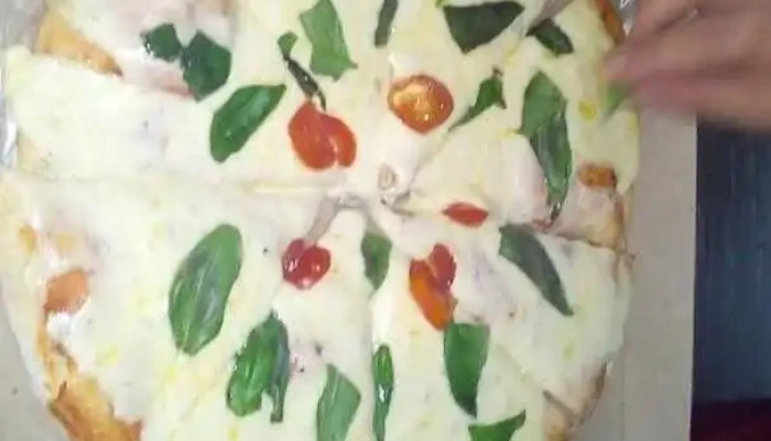 Pizzeria Y Rotiseria El Mana -  Comida Y Bebida - La Paz