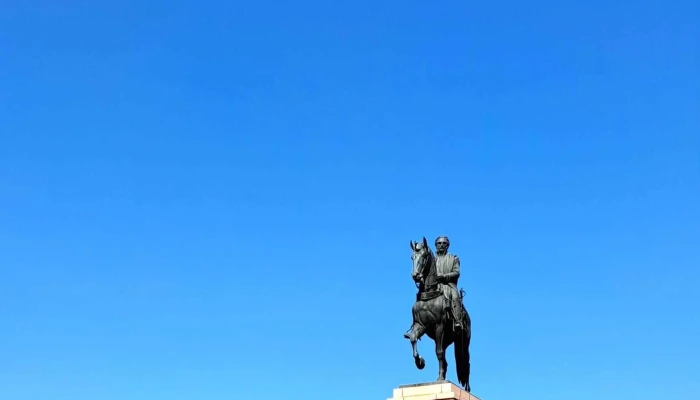 Plaza Artigas -  Comentario 4 - Salto