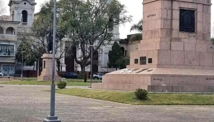 Plaza Artigas -  Recientes - Salto