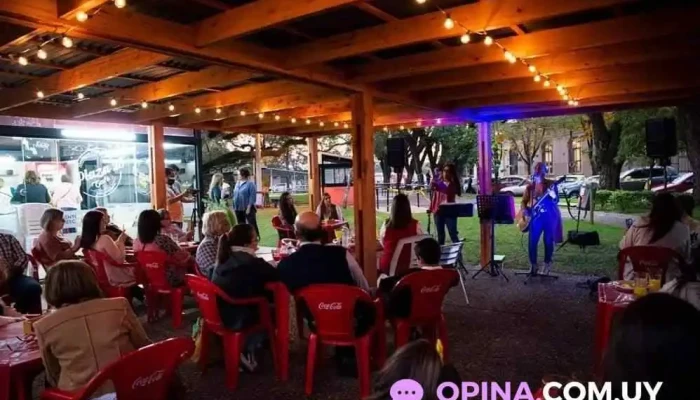 Plaza Cafe Bella Union Ambiente - Bella Unión