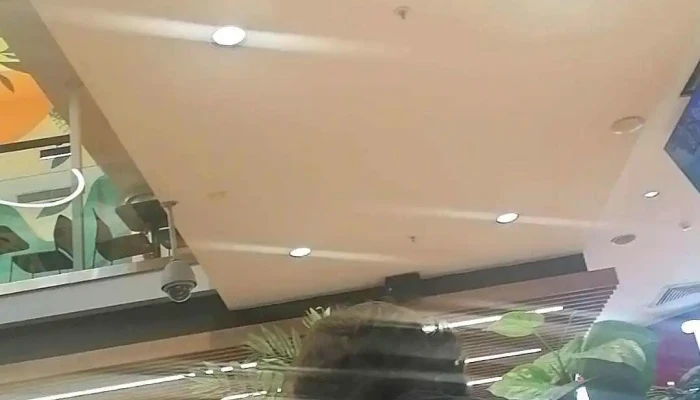 Plaza De Comidas Tres Cruces -  Videos - Montevideo