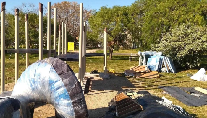 Plaza De Los Vascos -  Comentario 1 - Nueva Helvecia