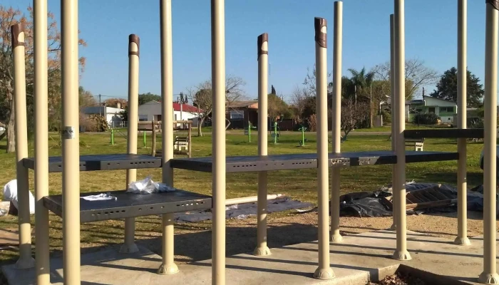 Plaza De Los Vascos -  Comentario 3 - Nueva Helvecia