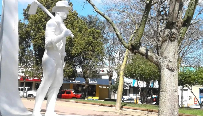 Plaza De Tala -  Comentario 10 - Tala