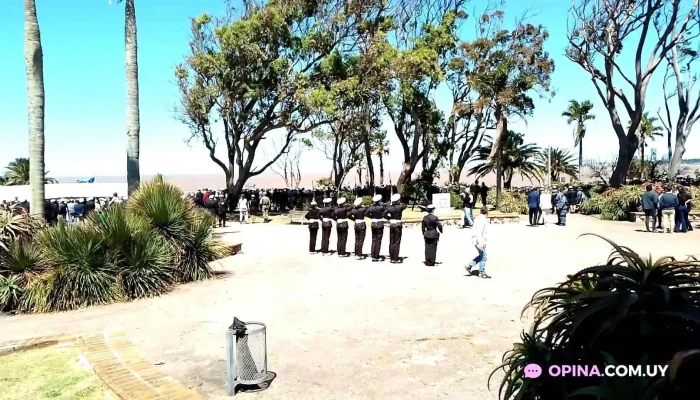 Plaza Virgilio -  Monumento Armada Nacional Videos - Montevideo