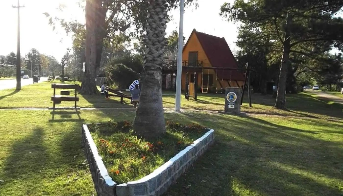 Plazoleta del Leonismo - Av. 18 De Julio