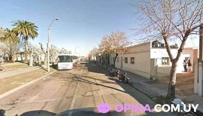 Policlinica gota de leche N2 - 75000 Mercedes