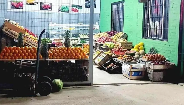 Puesto de Frutas y Verduras El Larita - La Floresta