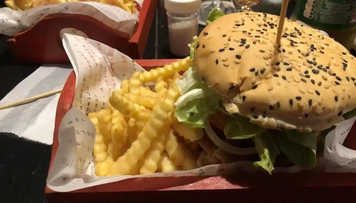 Punto Burger Bar Comida Y Bebida - Rivera