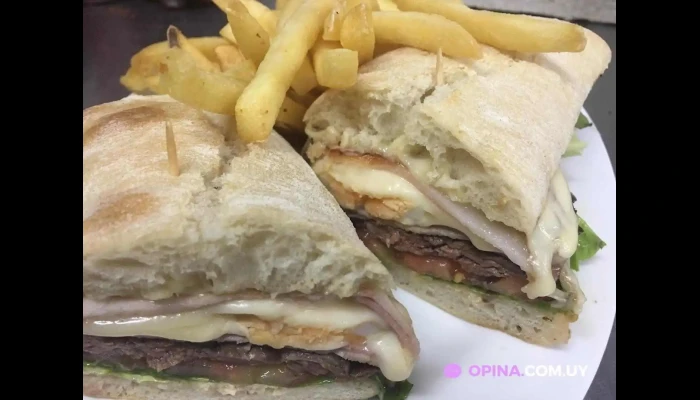 Punto Sur -  Comida Y Bebida - La Paloma